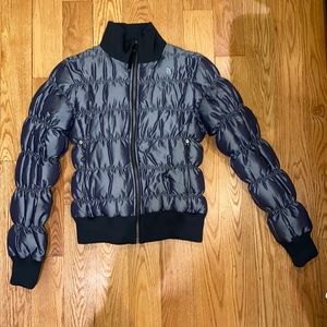 A women’s XS The North Face puffer jacket